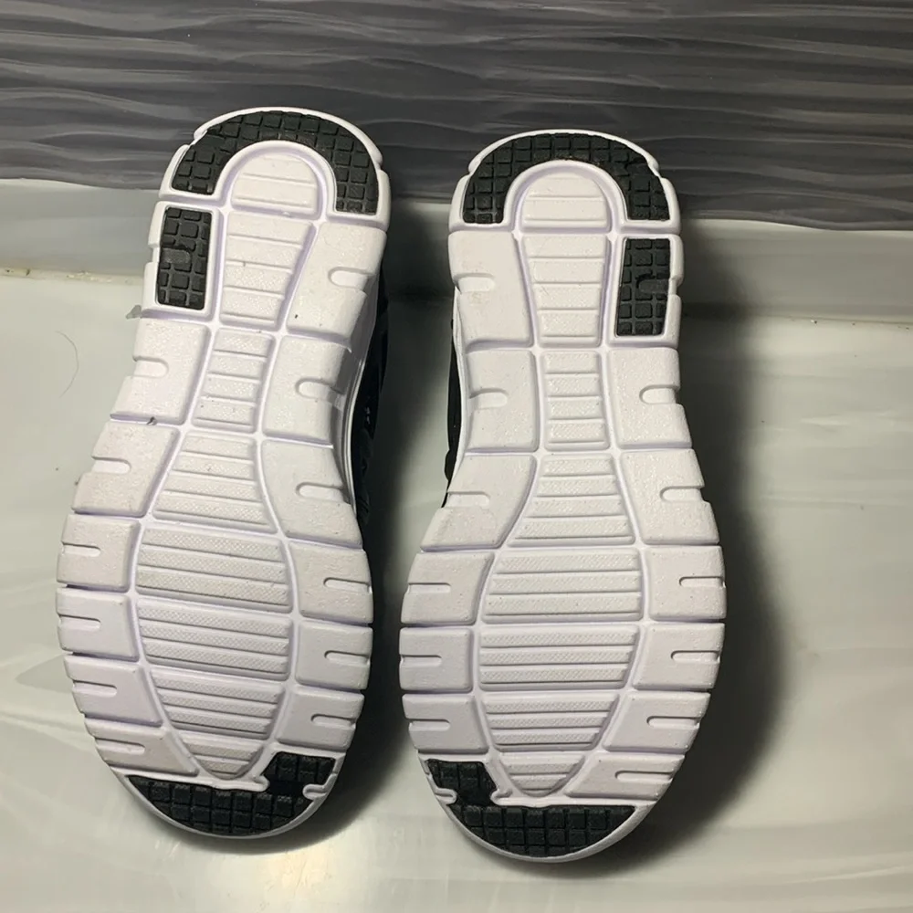 LA Gear Live active Brody Tennis Shoes NEW Size Child’s 1 Black/White VERY RARE